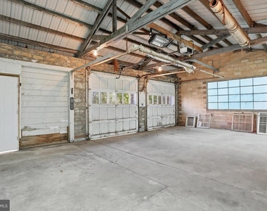 8805 Reichard Road - Photo Thumbnail 44