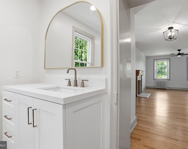 8805 Reichard Road - Photo Thumbnail 13