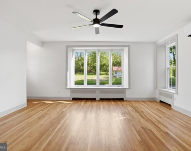 8805 Reichard Road - Photo Thumbnail 27