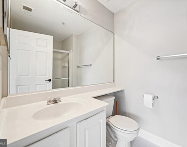6520 Lake Park Drive - Photo Thumbnail 12