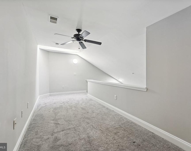 6520 Lake Park Drive - Photo Thumbnail 19