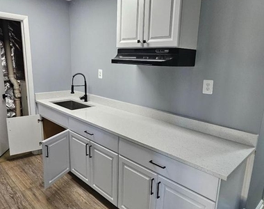 7712 Jacobs Drive - Photo Thumbnail 12