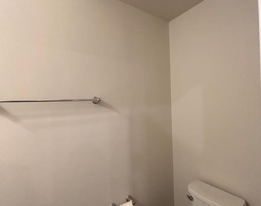 4826 Vista Glen Lane - Photo Thumbnail 31