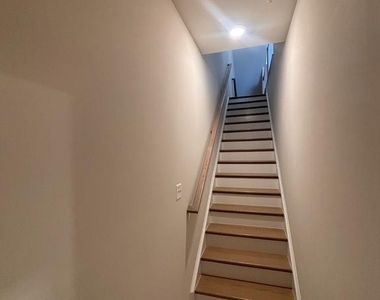 4826 Vista Glen Lane - Photo Thumbnail 24