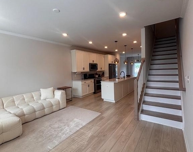 4826 Vista Glen Lane - Photo Thumbnail 6