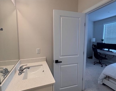 4826 Vista Glen Lane - Photo Thumbnail 40