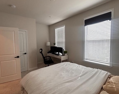 4826 Vista Glen Lane - Photo Thumbnail 39