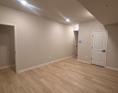 4826 Vista Glen Lane - Photo Thumbnail 28