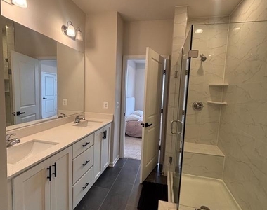 4826 Vista Glen Lane - Photo Thumbnail 11