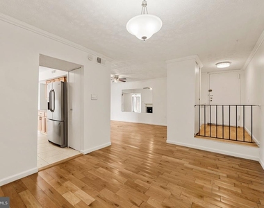 7716 Hanover Parkway - Photo Thumbnail 7