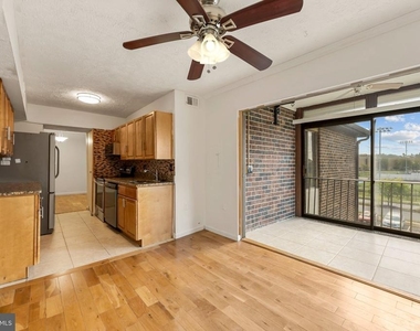 7716 Hanover Parkway - Photo Thumbnail 11