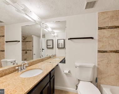 7716 Hanover Parkway - Photo Thumbnail 13