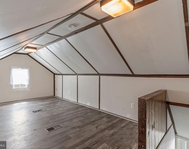 7523 Webster Lane - Photo Thumbnail 13