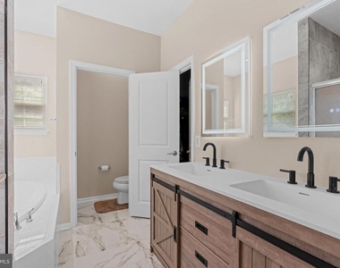 13727 Port Commerce Court - Photo Thumbnail 20