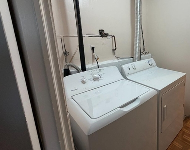 6308 Clinton Way - Photo Thumbnail 12