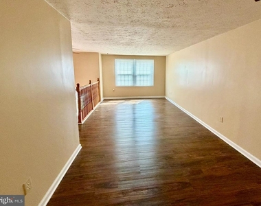 6308 Clinton Way - Photo Thumbnail 1