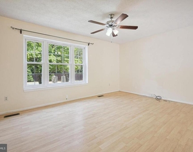 8266 Amity Circle - Photo Thumbnail 6