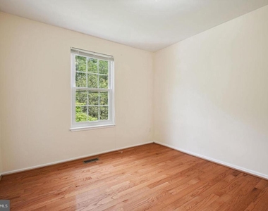 8266 Amity Circle - Photo Thumbnail 13