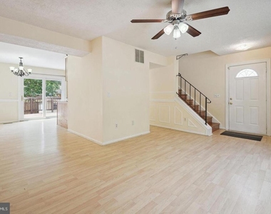 8266 Amity Circle - Photo Thumbnail 4