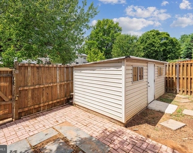 8266 Amity Circle - Photo Thumbnail 23