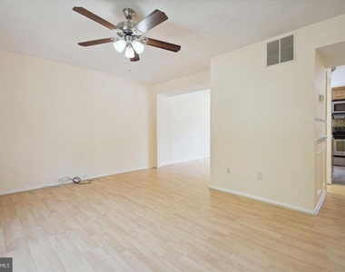 8266 Amity Circle - Photo Thumbnail 5
