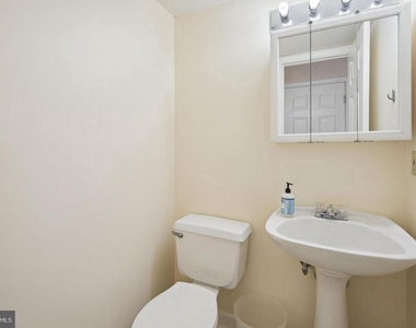 8266 Amity Circle - Photo Thumbnail 16