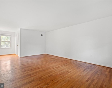 9601 Persimmon Tree Road - Photo Thumbnail 33