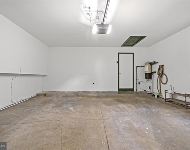 9601 Persimmon Tree Road - Photo Thumbnail 39