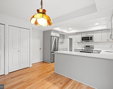 9601 Persimmon Tree Road - Photo Thumbnail 13