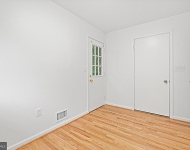9601 Persimmon Tree Road - Photo Thumbnail 23