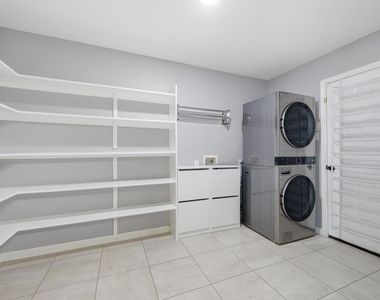 2913 Wavecrest Blvd - Photo Thumbnail 10