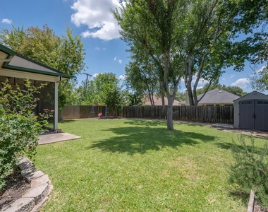 2913 Wavecrest Blvd - Photo Thumbnail 21