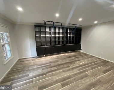 9609 Barkston Court - Photo Thumbnail 9