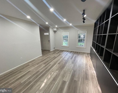 9609 Barkston Court - Photo Thumbnail 5