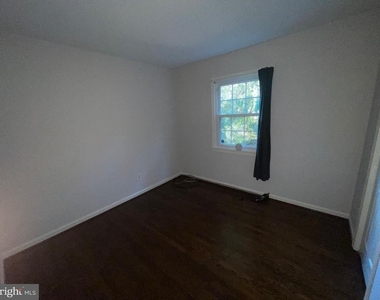 9609 Barkston Court - Photo Thumbnail 13