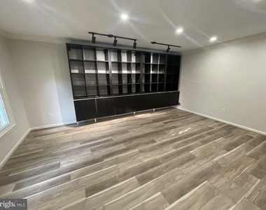 9609 Barkston Court - Photo Thumbnail 31