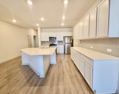 14301 Mcarthur Dr - Photo Thumbnail 8