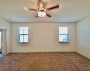 14301 Mcarthur Dr - Photo Thumbnail 10