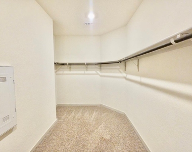 14301 Mcarthur Dr - Photo Thumbnail 14