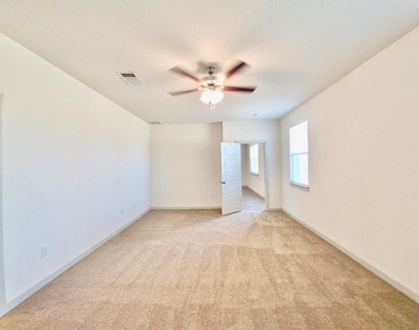 14301 Mcarthur Dr - Photo Thumbnail 12