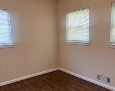 11203 Dodson Lane - Photo Thumbnail 34