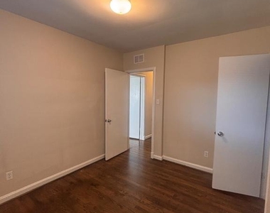 11203 Dodson Lane - Photo Thumbnail 18