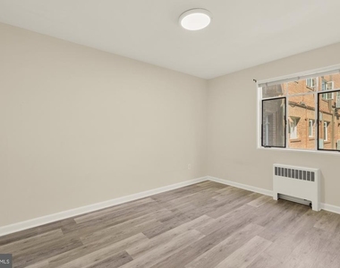 10413 Montrose Avenue - Photo Thumbnail 10