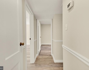 10413 Montrose Avenue - Photo Thumbnail 8