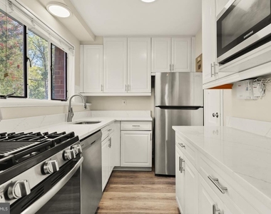 10413 Montrose Avenue - Photo Thumbnail 6