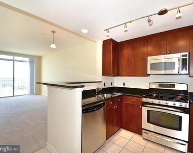 930 Wayne Avenue - Photo Thumbnail 1