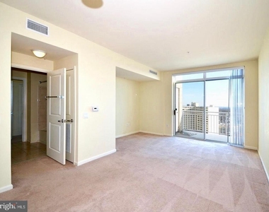 930 Wayne Avenue - Photo Thumbnail 5