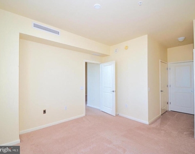 930 Wayne Avenue - Photo Thumbnail 7