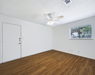 4713 Sagebrush Trl - Photo Thumbnail 14