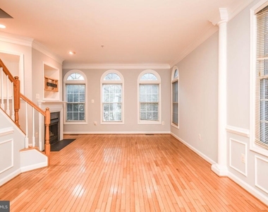1303 Cameron Hill Court - Photo Thumbnail 2